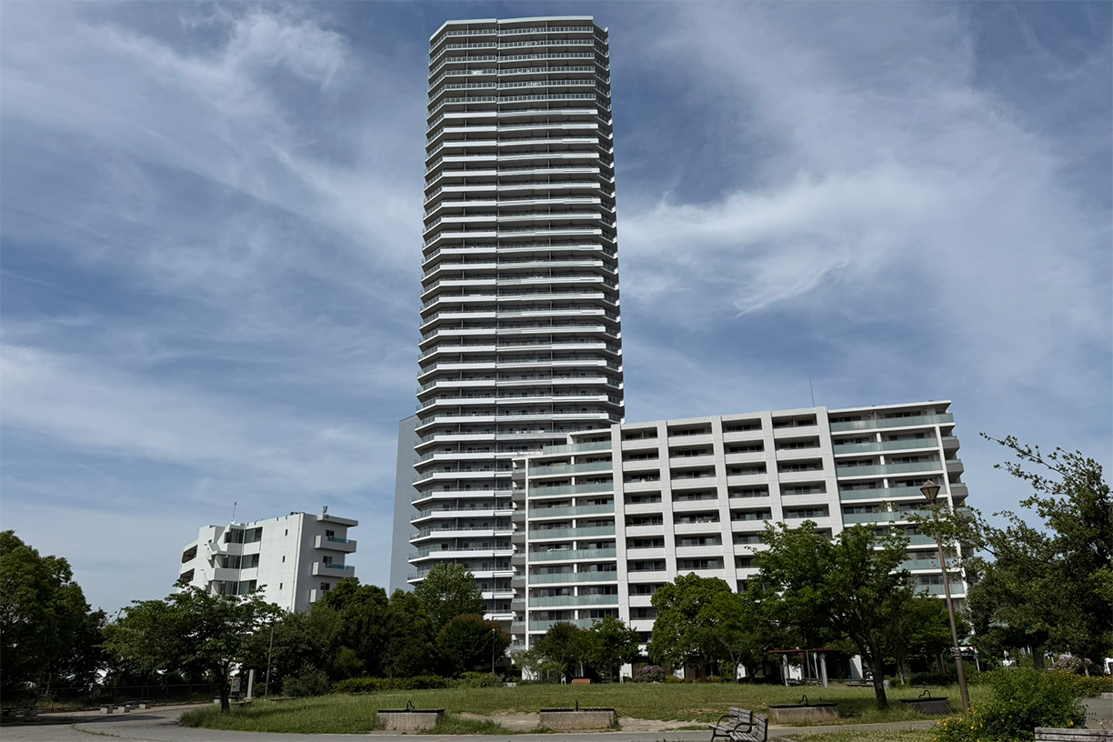 横浜の海を一望できる最上階38階の角住戸。 共用施設も充実の大規模タワーマンション